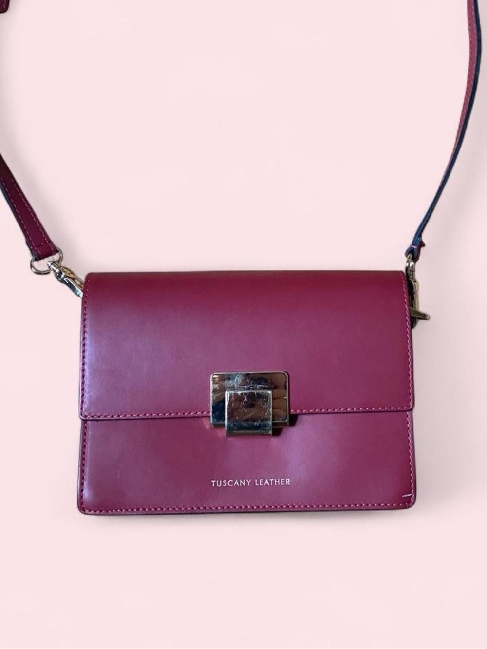 Tuscany Leather red Crossbody with Polished Clasp